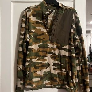 Duluth Trading Co size large quarter zip